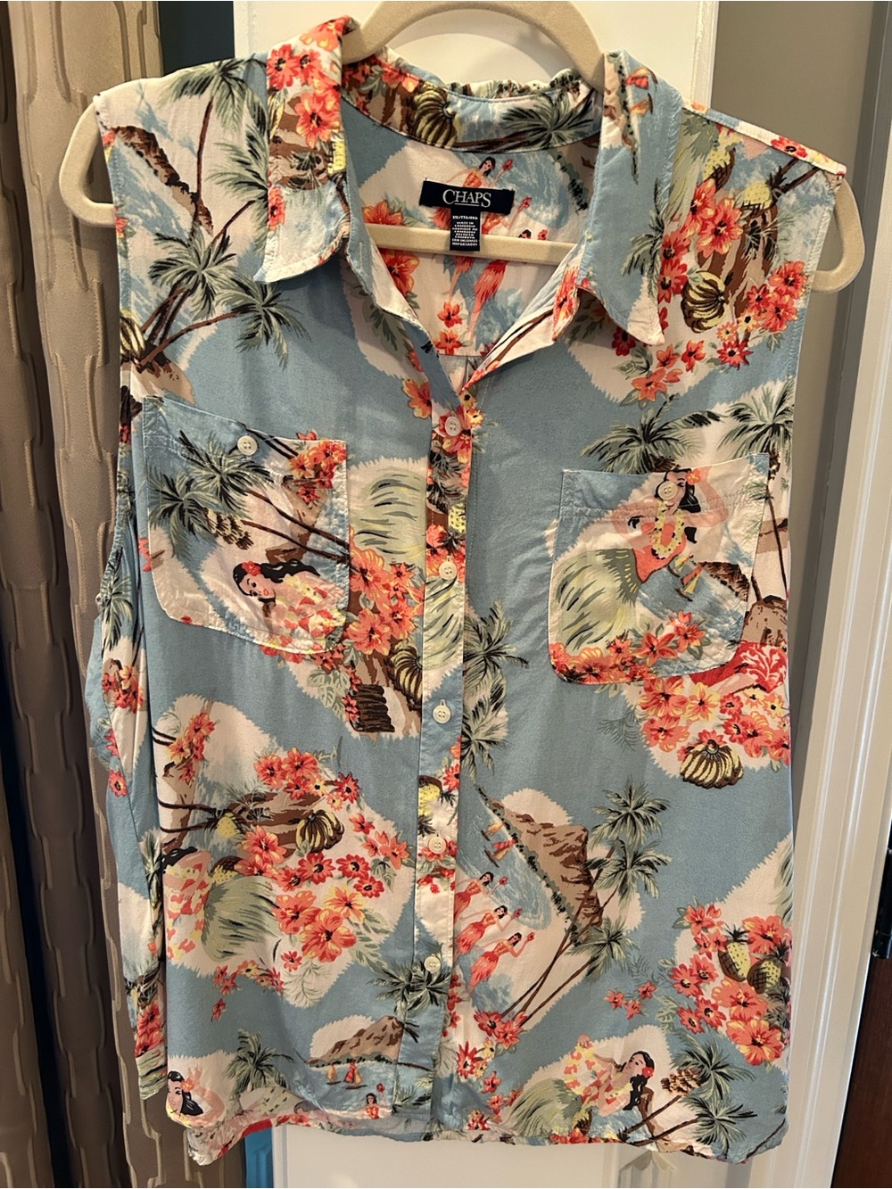 Adorable Chaps Blue Tropical Floral Sleeveless Button-Up Shirt
